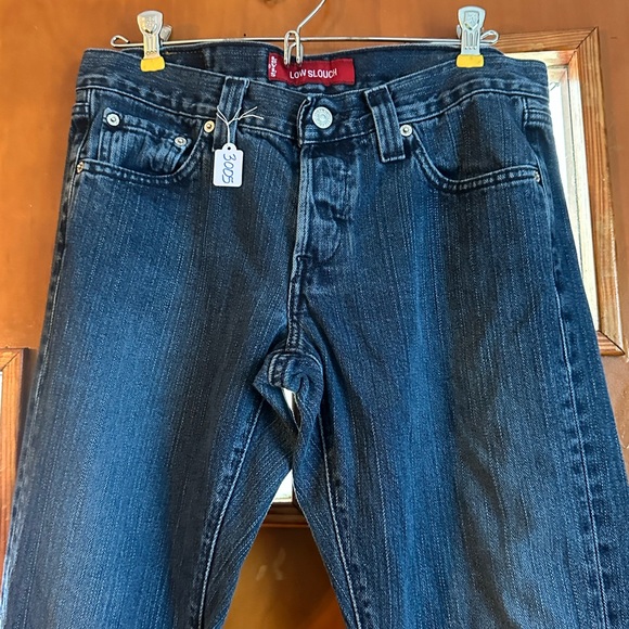 EUC Levi’s denim jeans. Size 9. Juniors. - Picture 4 of 10